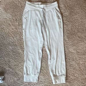 Lululemon Crop Joggers 23”